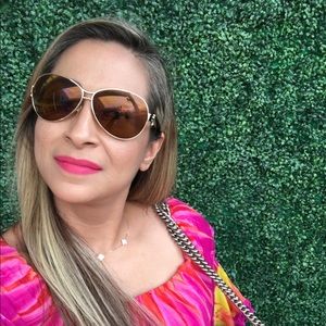 Meet your Posher, Dolores